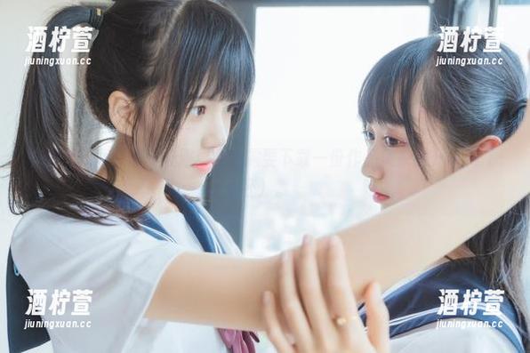 木绵绵OwO甜美礼服：果然需要下载一份作品集来提升审美（呸）。