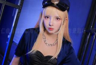 看，杏仁曲奇的吊带写真来了！原图竟也是剧场，惊喜吗？