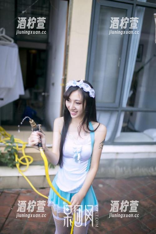 果团网 - 分享周于希的高跟鞋写真，转身靴子真的有那么好看吗？！