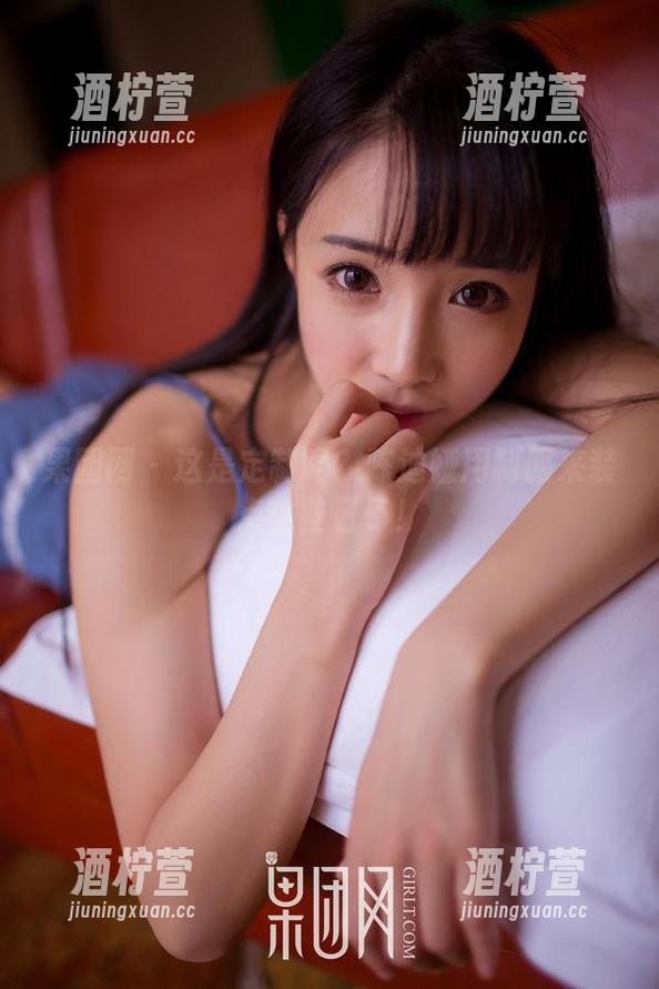 果团网 - 这是定制吗？陈迪娅用制服来装点这些日子！