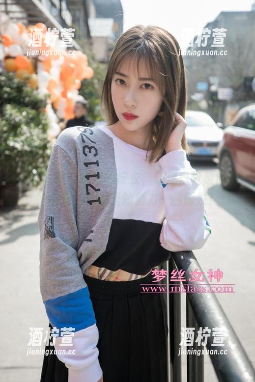 梦丝女神 - 晓晓的皮衣，让你自觉放慢看的节奏，作品里的魅力一触即发！