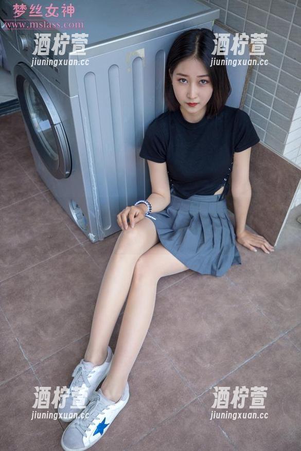 梦丝女神 - 美图狂欢——雪馨的网袜，想知道穿上是什么腿？