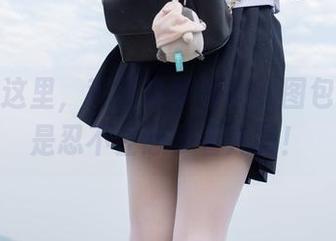 白丝在这里，观看森萝财团的图包，真的是忍不住想多看几眼！