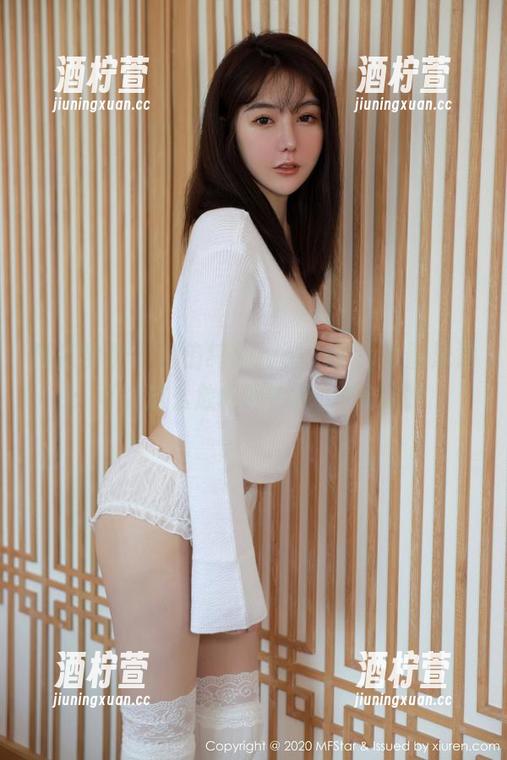 模范学院 - 柳侑绮Sevenbaby原图泳池：可以这么放松吗？我也想试试！