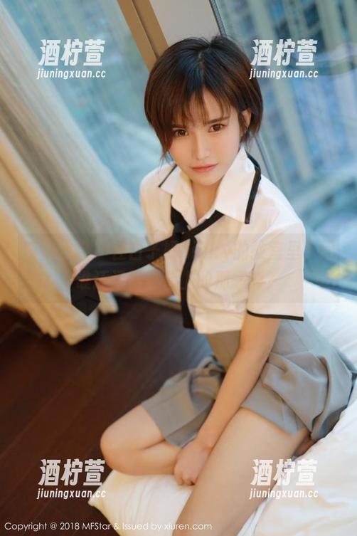 模范学院 - 在白子嫣nicky的教室里，问谁还记得讲台上的那一刻？