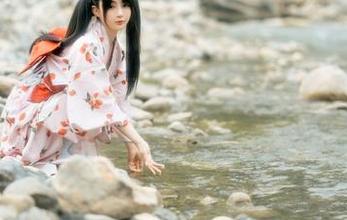 顾不得素颜，樱井宁宁的短裙套图让我信心满满，抵挡不住的裙摆轻轻飞扬。