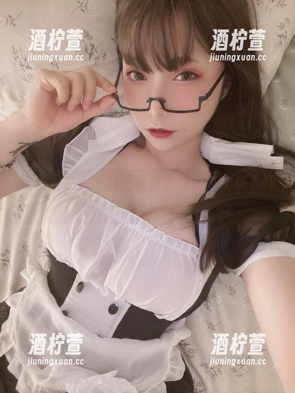 次屁啦在小恶魔的写真里捣蛋，快来下载吧！