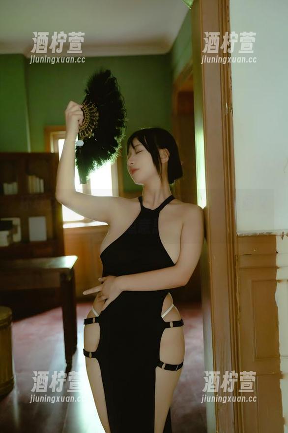 环球之旅之浅安安的特别写照，这美图又有点意思…