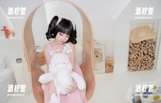 爆机少女喵小吉 爆机少女喵小吉可以再考虑开个cos展,毕竟她这和服和照片真的是对美的一种执着。