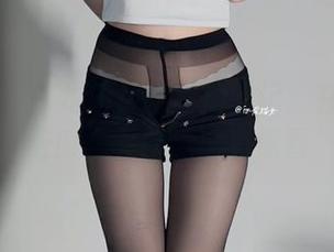 微密圈 – 白龙猫女的私拍笔记：在内衣中漫游，美图里总有惊喜