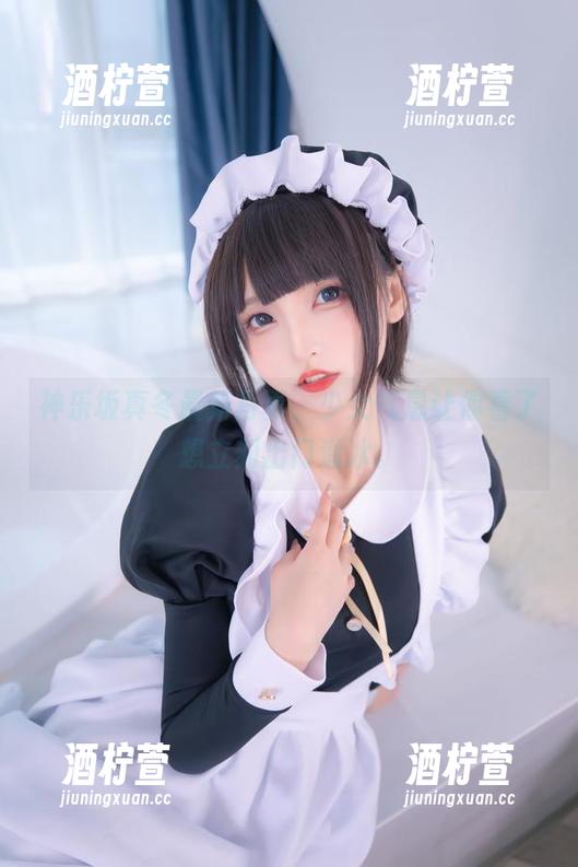 神乐坂真冬最新写真，少女气息让你看了想立刻出门溜冰。