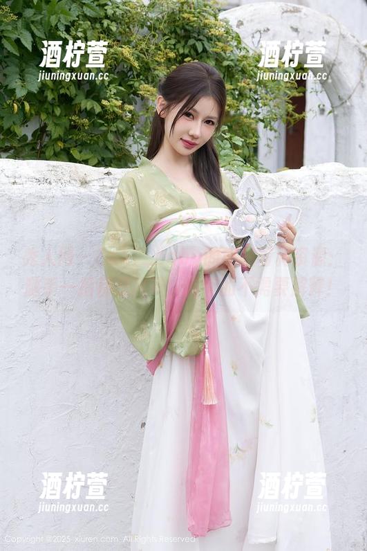 秀人网 - Suki_baby的旅拍写真资源：随手一拍都是风景，你懂的不需要解释！