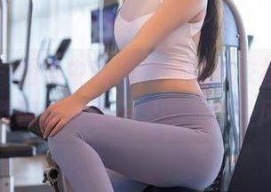 秀人网 – 图集中南初妹妹的连衣裙，每一款都像是春天里的一阵轻风