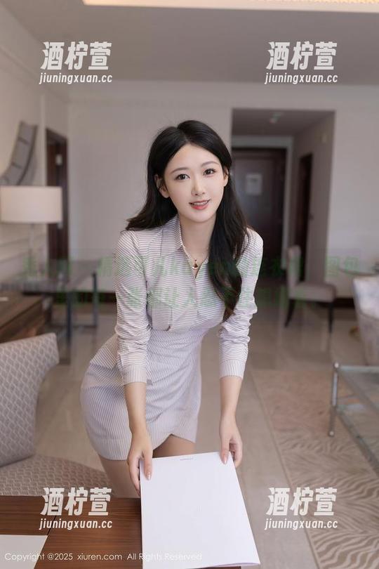 秀人网 - 精选可儿kayen的连衣裙，图包里的每一张都让人忍不住想细看。