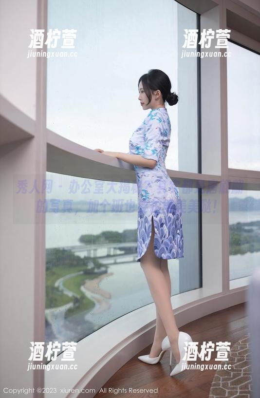 秀人网 - 办公室大揭秘？其实都是唐翩翩的写真，加个班也要拍得美美哒！