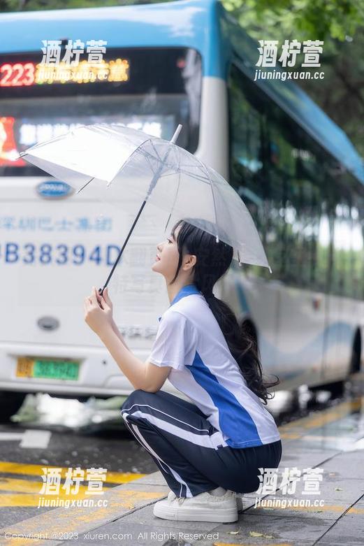 秀人网 - 课本翻页声+安然儿=教室里的独特写真图片风暴！