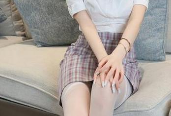 秀人网 – 在就是阿朱啊的高清套图里，牛仔裤美腿是无法抵挡的诱惑，竟让我想起了那条街的风.