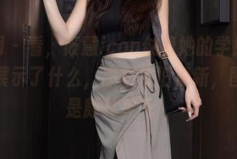 秀人网 – 看，筱慧icon仗着她的学姐身份给我展示了什么，原图依旧清新，图册更是颇具灵气！