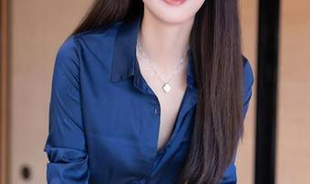秀人网 – 一边观看这组自拍，心里默默问美七：拍照的时候脑子里在想啥？