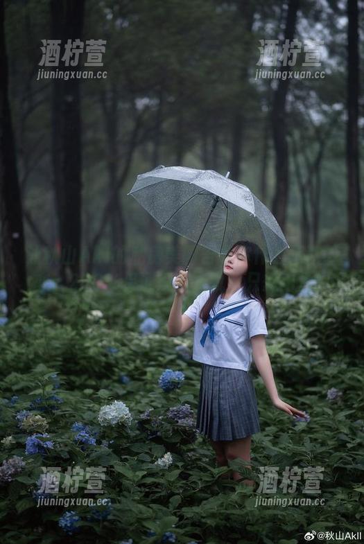 让秋山AkI的私房美图告诉你什么是秋の恋：200%保证没有出轨，只想出片！