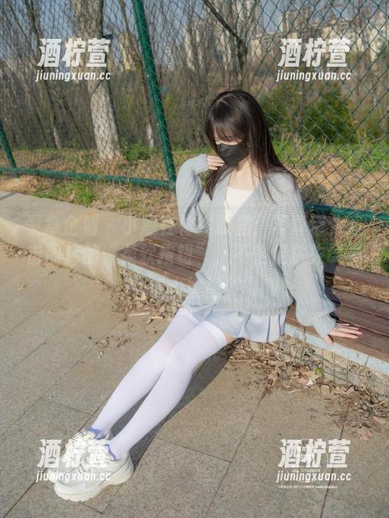 紧急企划 - 小恩在体操服里：写真带你直击图库的“柔软按钮”，不怕偶尔失误那点小尴尬！