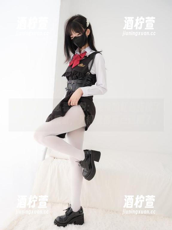 紧急企划 - 必看图包：见希的红裙搭配了一些奇怪的想象，晃得我都有点迷糊了。