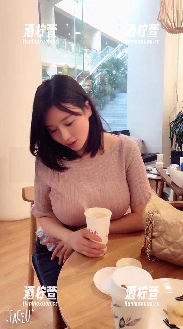 微密圈 - 早期美拍视频精选套图，紫色哒豚豚让你欲罢不能！