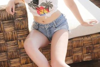 美媛馆 – 精选眼镜套图，绮里嘉终于教我们怎么显得聪明又迷人。