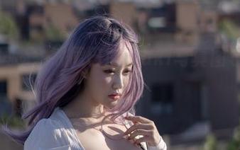 镂空风尚，脱尾巴Mizuki写真图包的清新解读