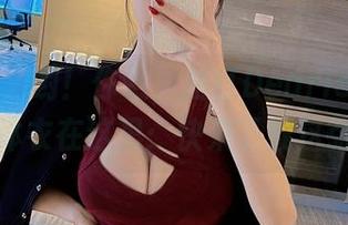 微密圈 – 哟！你瞧，脸红Dearie的紫色连体衣在这里：快来下载这张！