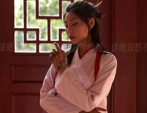 蜜桃社 – 来吧，免费‘Gina自拍’套图，你绝对想不到她这个角度！