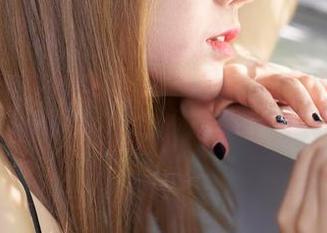 蜜桃社 – 李颖诗带来的长腿私拍图包，别怪我说话不客气
