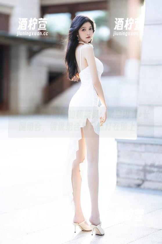 语画界 - 原图里的杨晨晨：镂空内衣+长腿组合，谁说组合拳只能打在脸上？