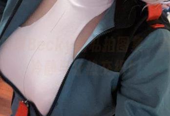 呃，贝贝琪Becky的私拍图集：黑辣妹的冷静与狂热交织！