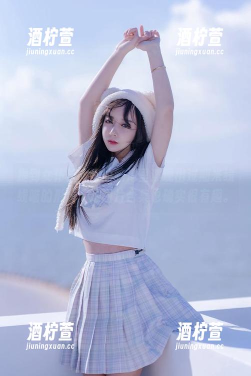 提到女仆长，我的脑海里浮现出过期米线线喵的形象，这图片合集也确实很有趣。