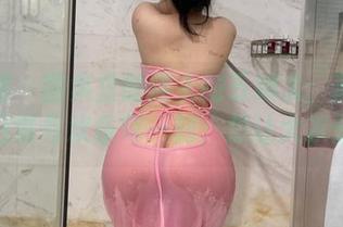 微密圈 – 图集里的迷人的五姨太：厨娘的隐秘日常与欢乐每一刻，想让大家分享！