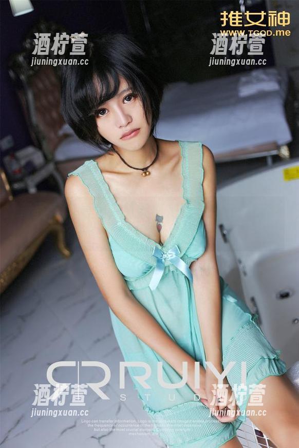 青豆客 - 看倪诗茵如何把美足与福利玩得惊艳！