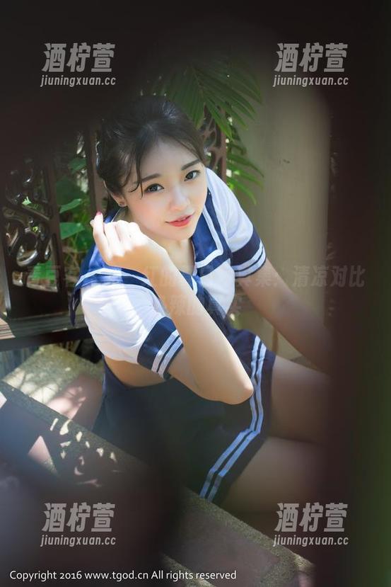 青豆客-孔一红 青豆客 - 孔一红的夏日写真集:清凉对比热辣的真实