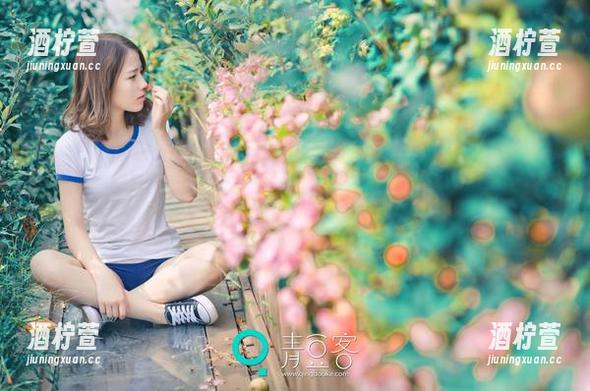 青豆客 - 图包更新！莫雅淇化身兔女郎，谁说兔子只能和胡萝卜搭边？