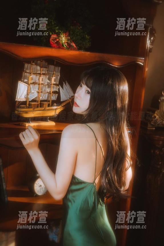 香草喵露露的居家写真集：宅着也能撩动心弦！