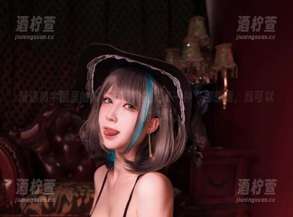 精选奶牛图里的黑白御猫，散发着一种“别惹我，我可以变猫”的气场。